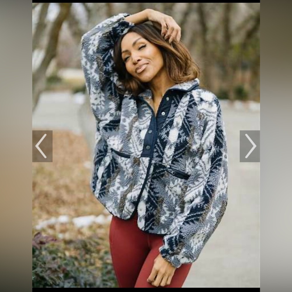 Zyia Lake Huron Fleece Jacket - Blue, White, Grey with brown accents